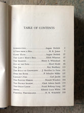 Load image into Gallery viewer, The Sleeping and the Dead: Thirty Uncanny Tales Selected by August Derleth