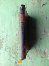 Load image into Gallery viewer, Der Arzt Seiner Ehre. Komodie in Einem Akt mit Einem Epilog. by Paul Monier (Felix Hausdorff) and Illustrated by Walter Tiemann
