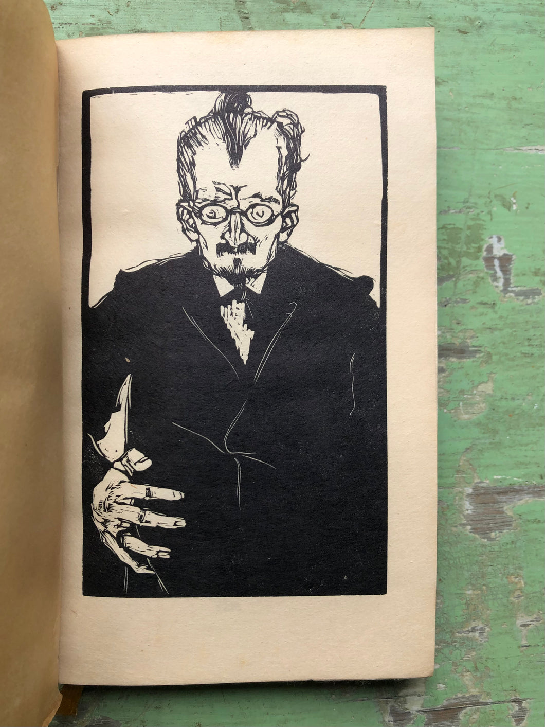 Der Arzt Seiner Ehre. Komodie in Einem Akt mit Einem Epilog. by Paul Monier (Felix Hausdorff) and Illustrated by Walter Tiemann